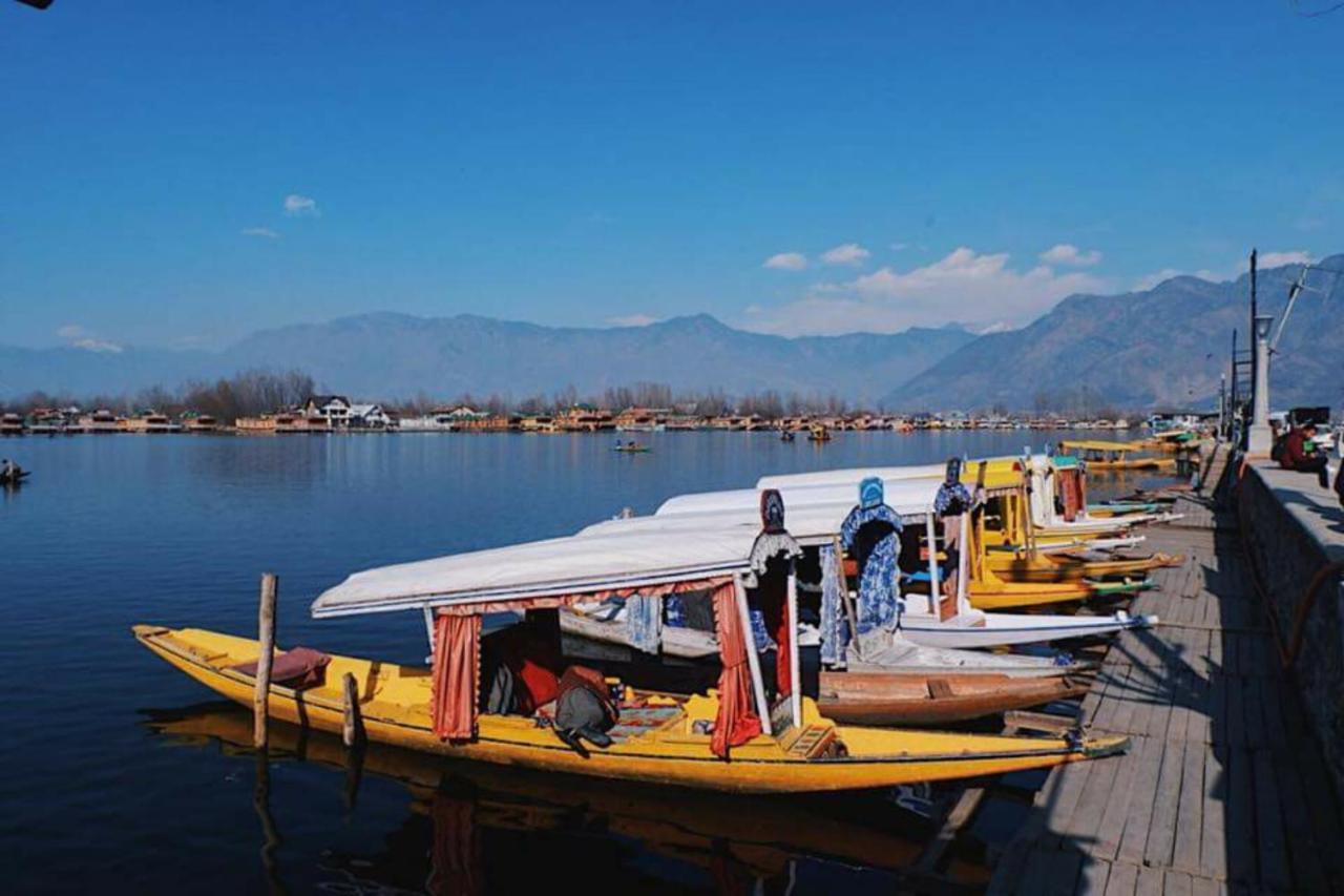 Umbrella Group Of House Boat Hotel Srīnagar Exterior foto