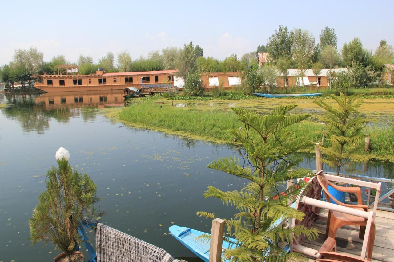 Umbrella Group Of House Boat Hotel Srīnagar Exterior foto